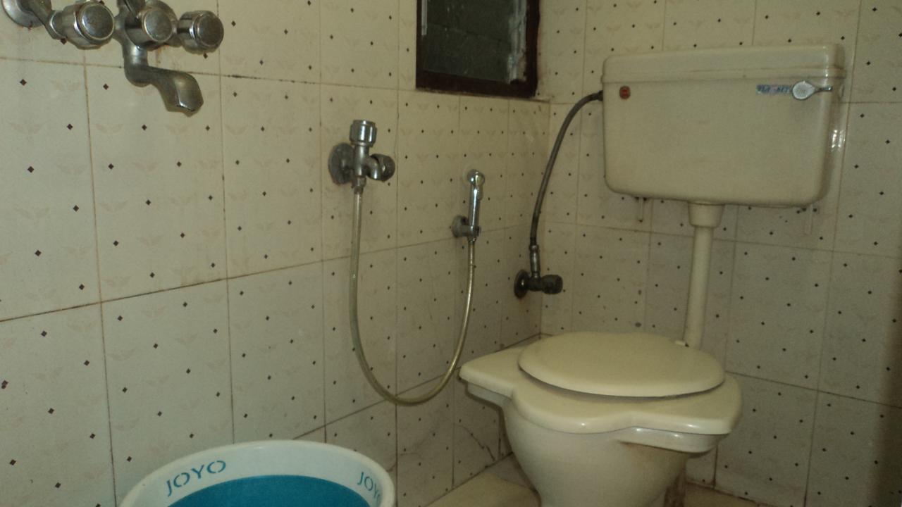 Benazeer Hotel Mumbai Exteriör bild